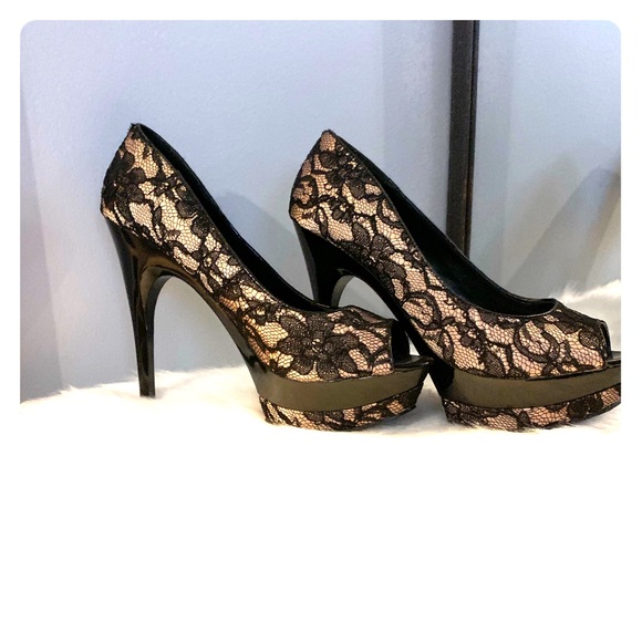 Shoes - Picture 1 of 1